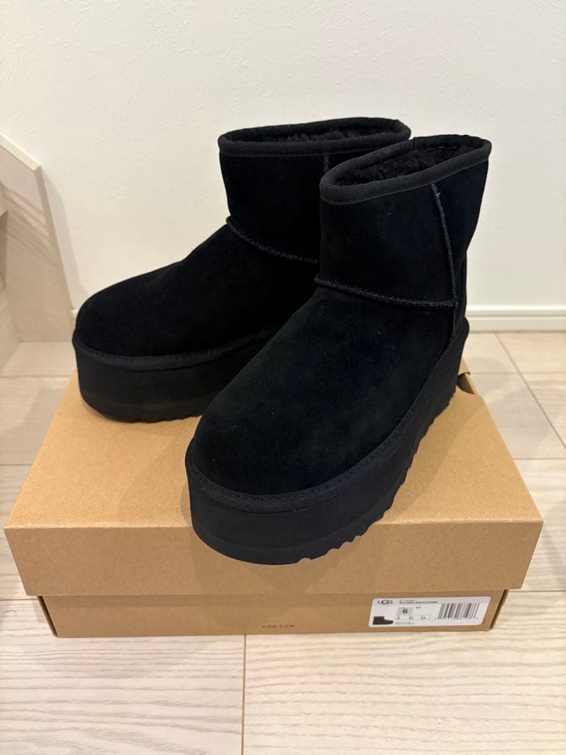 新品未使用!UGG CLASSIC MINI PLATFORM 黒　23cm UGG Women's Classic Mini Platform - FREE Shipping & FREE Returns